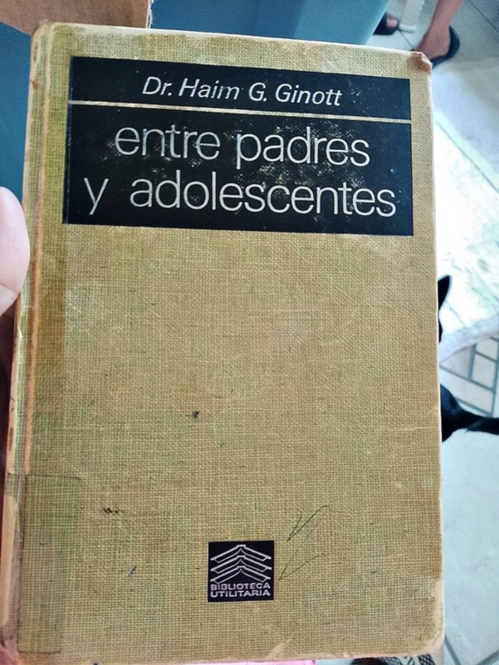 Entre Padres y Adolescentes Spanish Parenting Book